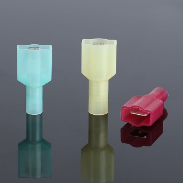 ຕົວເຊື່ອມຕໍ່ Spade ຊາຍ Nylon ທີ່ມີฉนวนกันความร้อนอย่างเต็มที่