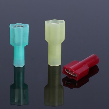 ຕົວເຊື່ອມຕໍ່ຍິງ Nylon ທີ່ມີฉนวนกันความร้อนอย่างเต็มที่