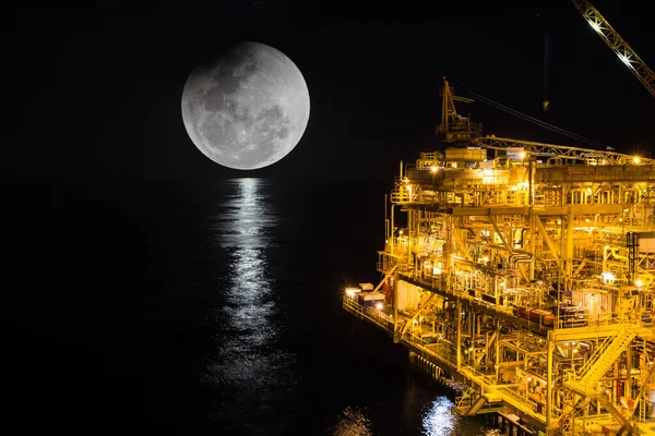 offshore-night-industry-oil-gas