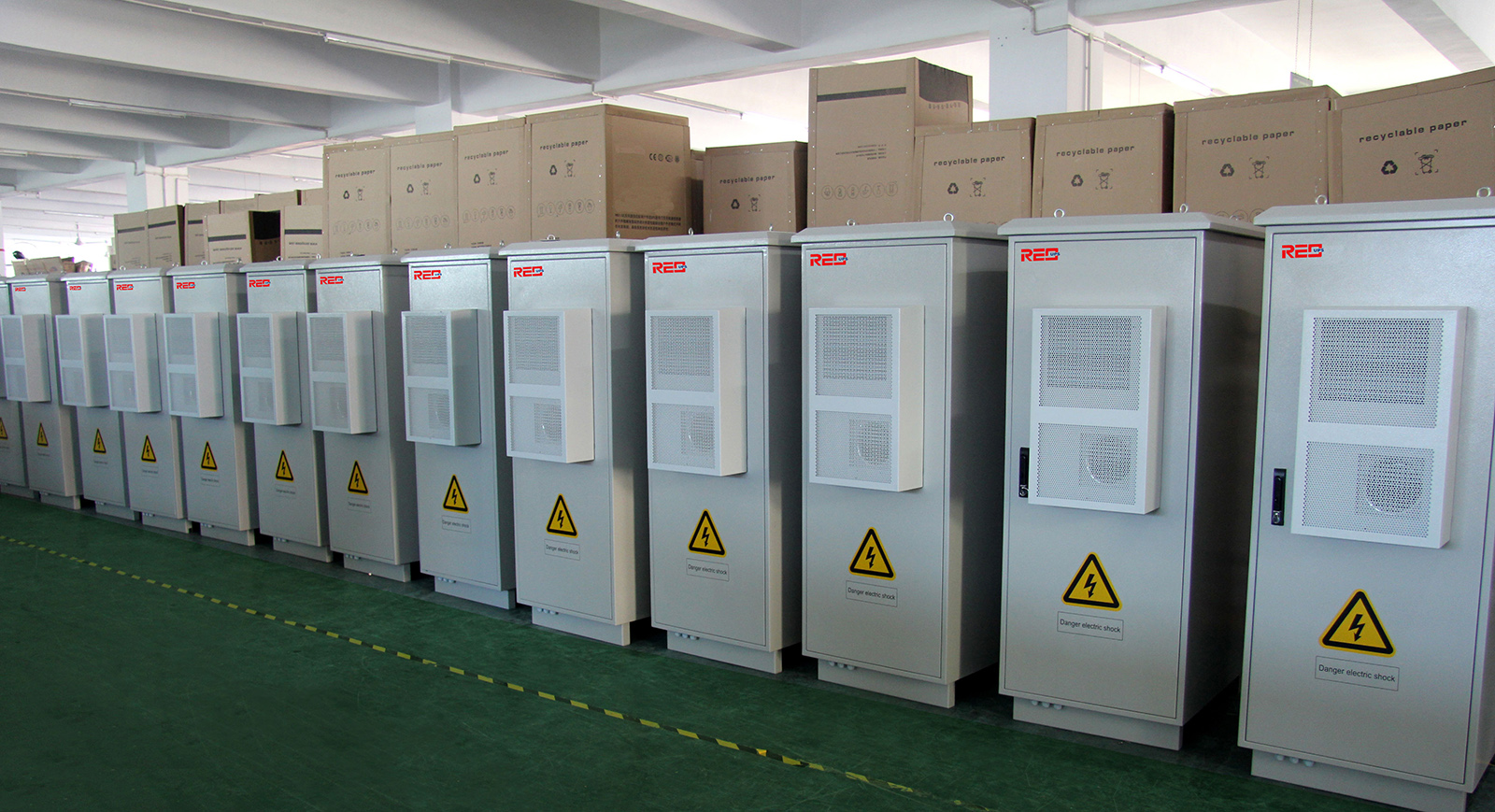 High-Performance Outdoor UPS for Traffic Lights (1)