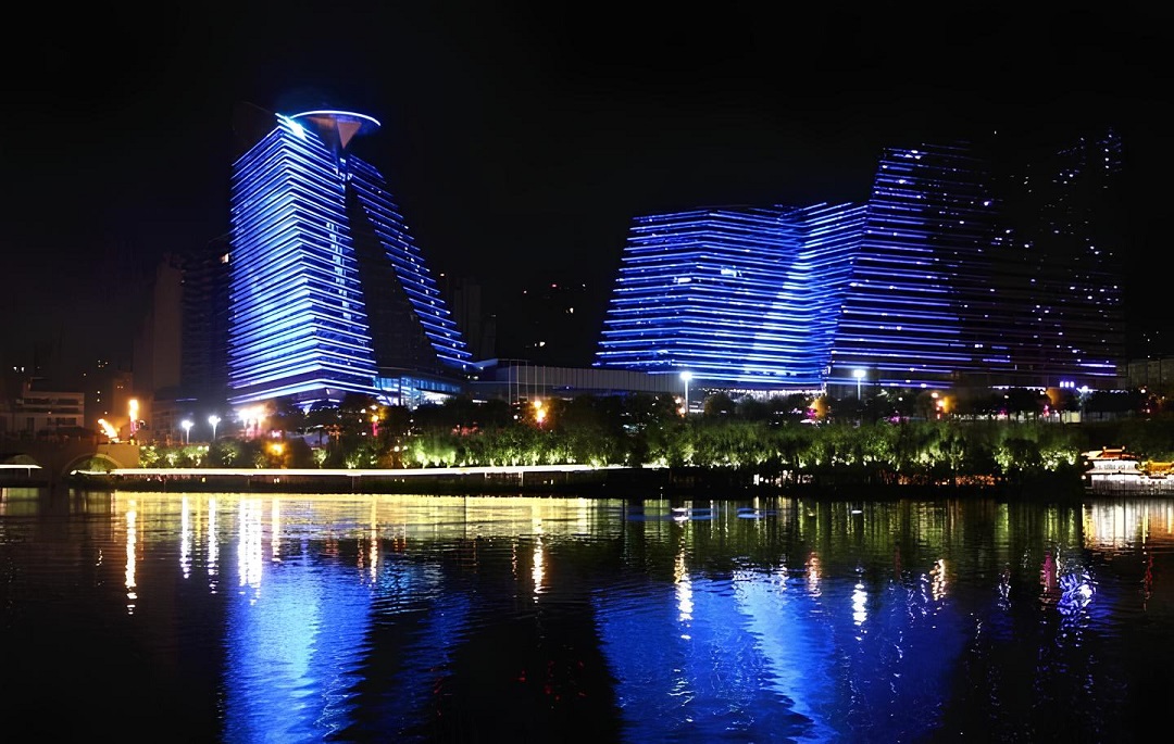 Waterproof Floodlights: The Key to Outdoor Architectural Lighting Excellence