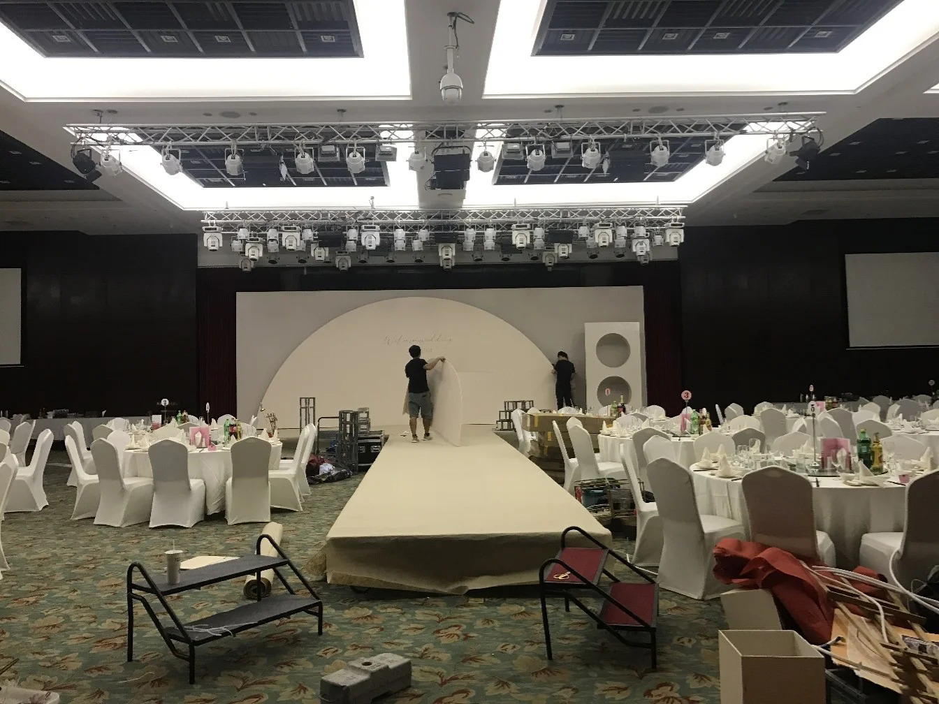 Hotel Wedding Stage Lighting: Stunning Setup by Professional Lighting Manufacturer