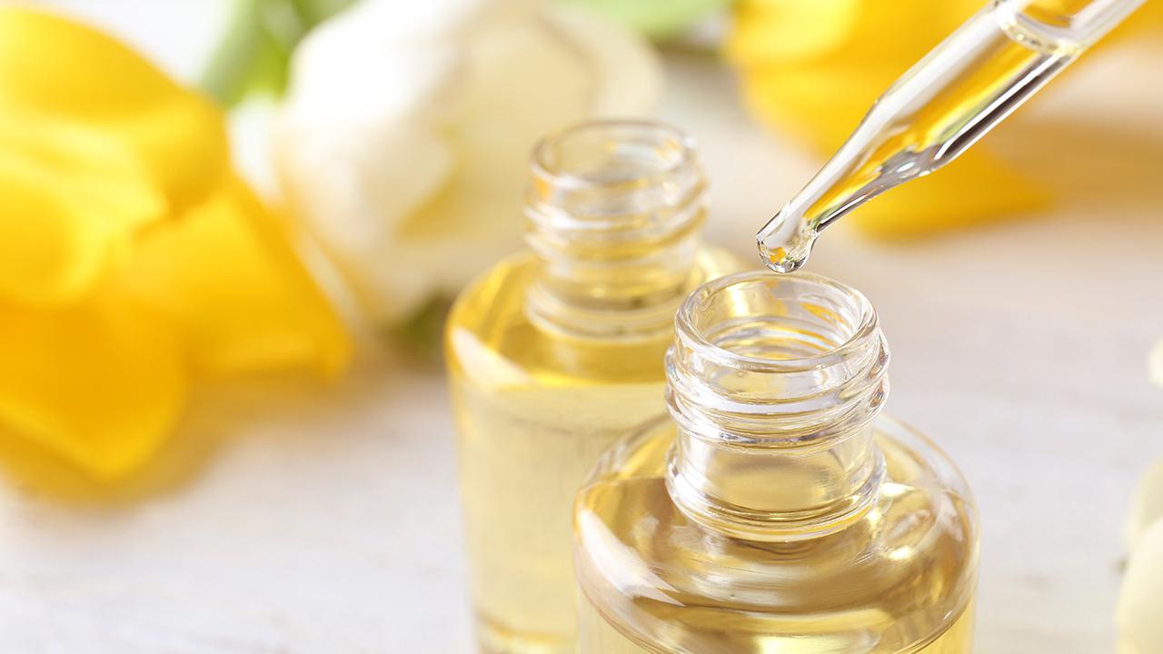 benefits-of-squalane-in-beauty-products-squalane-oil.jpeg