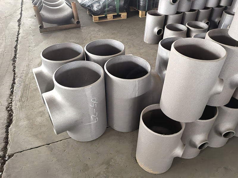 API5l Carbon Steel Black Seamless Pipe Fitting CS Equal Tee001 (1)dzz