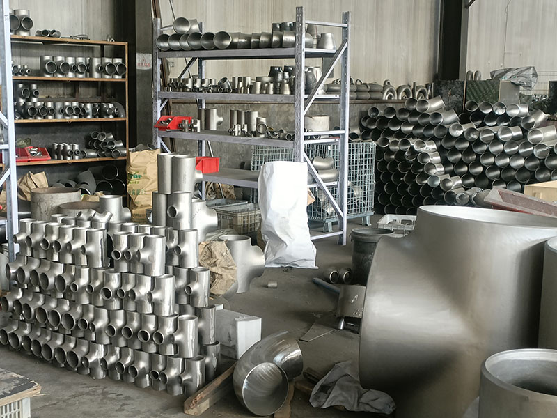 API5l Carbon Steel Black Seamless Pipe Fitting CS Equal Tee001 (5)96x