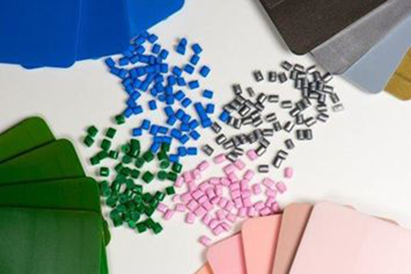 How does the antistatic masterbatch protect plastics from the burden of static electricity?