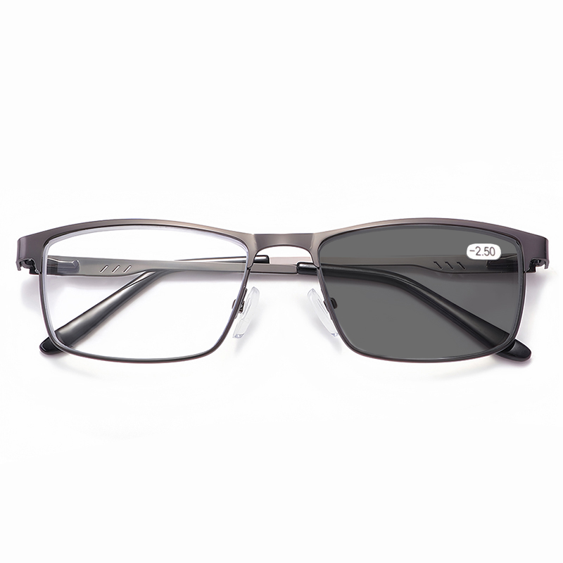 What are the levels of myopia?