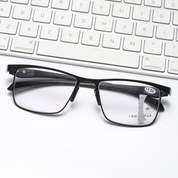 Newest Tr90 Super Lightweight Anti Blue Light Smart Glasses Photochromic Reading Glasses Men Women Transition Sun Readers
