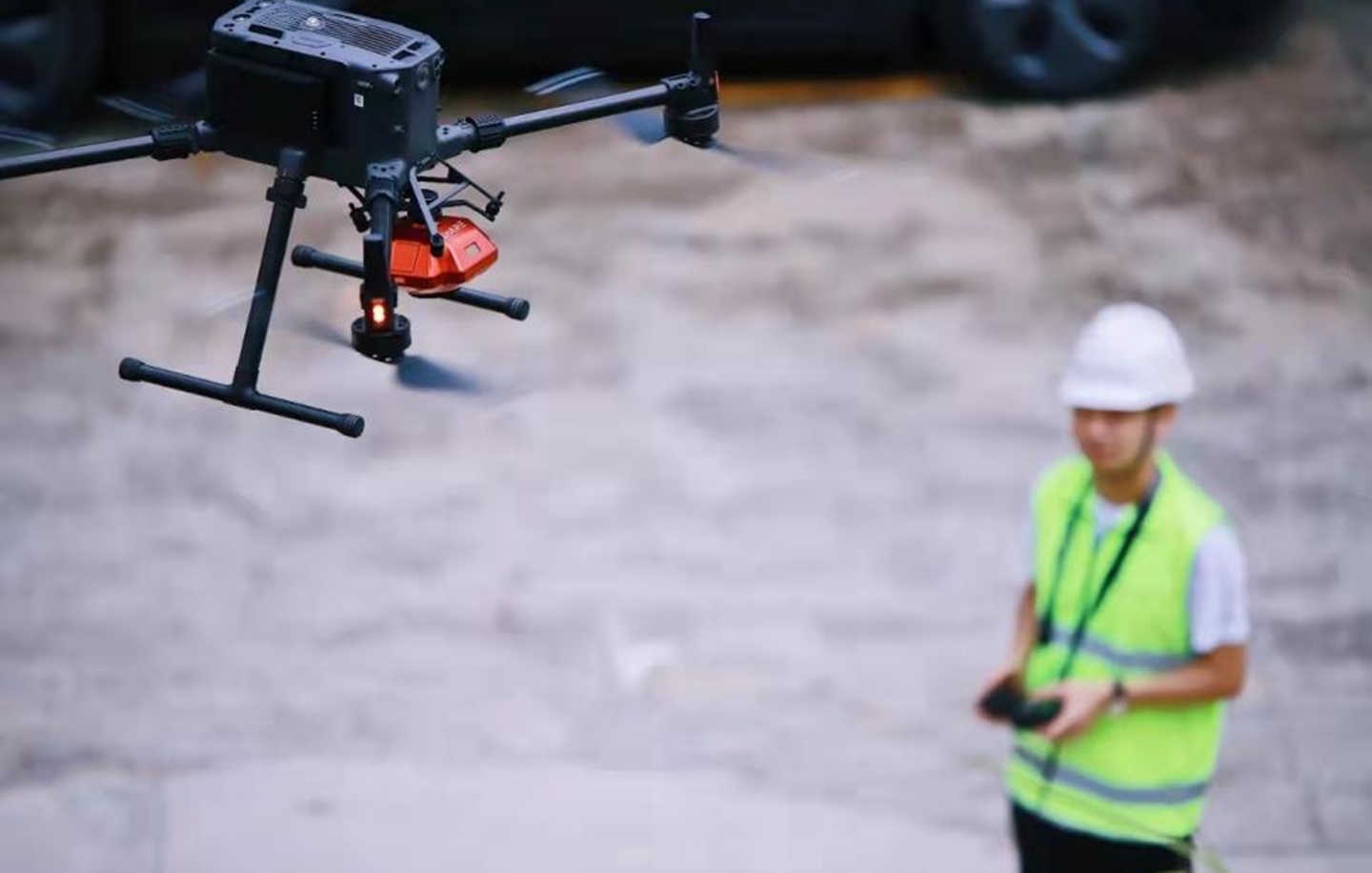 What are the benefits of drone surveyingand how does it work