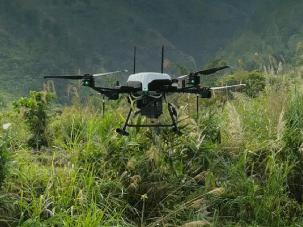 Patrulla aérea con drones, combate de incendios forestales.