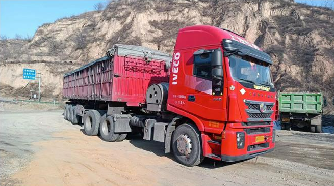 Saic Hongyan Gas heavy truck helps users everywhere win in the start season (7)t8f
