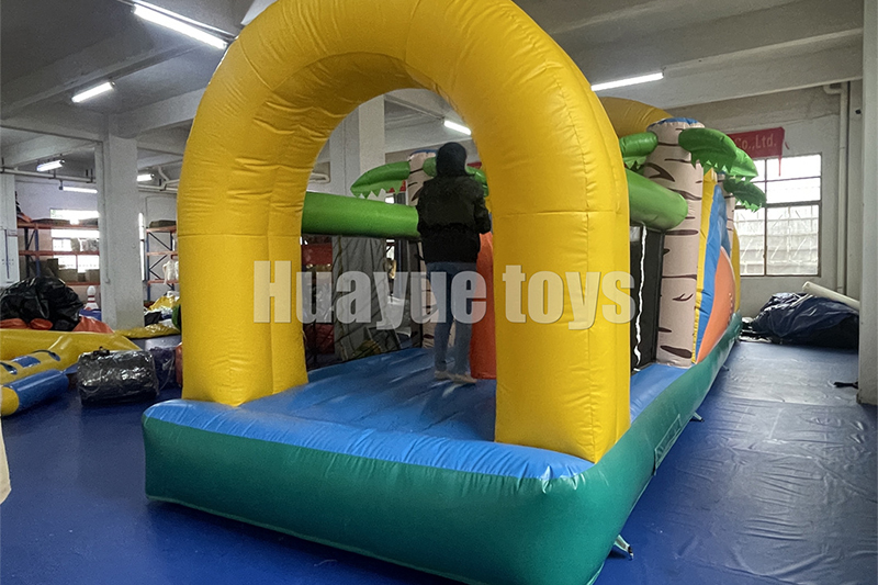 Castillo inflable de 10x3 m 04