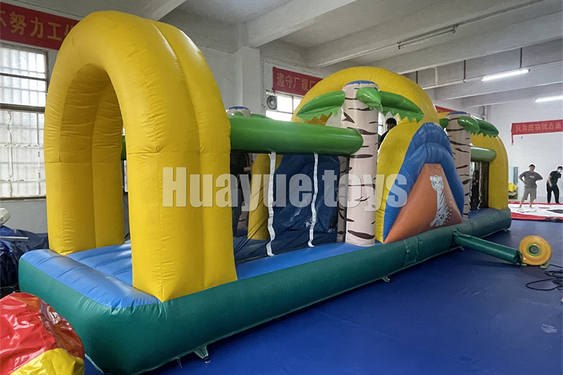 Castillo inflable de 10x3 m 05