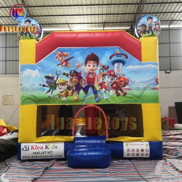 Castillo hinchable con diseños de dibujos animados intercambiables