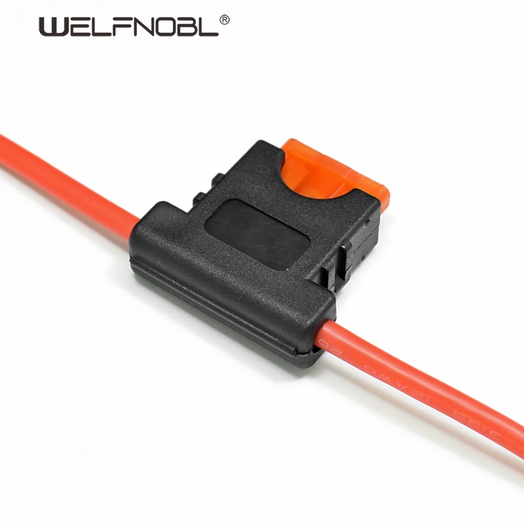 Blade fuse holder