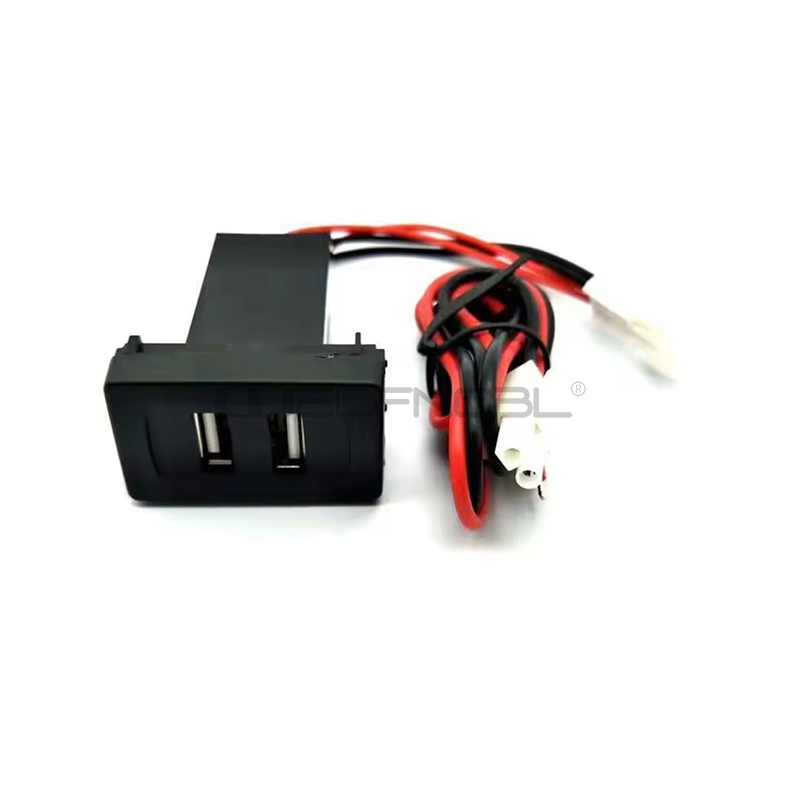 Специальное автомобильное зарядное устройство с двумя USB-портами