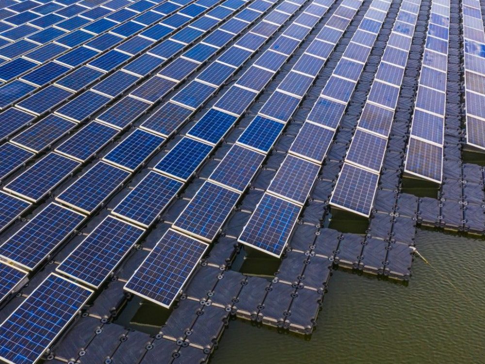 How to calculate photovoltaic array power