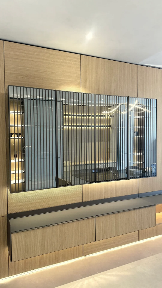 Innovative Choice: Aluminum Grille Cabinet Doors Lead the Home Fashion Trend