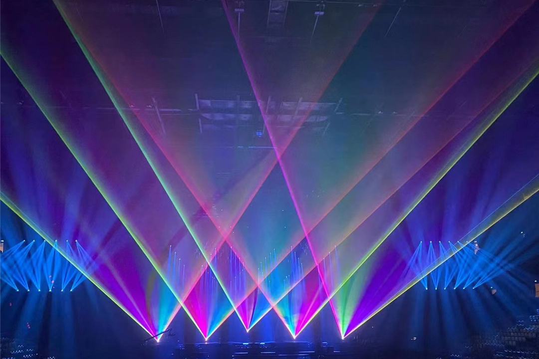 The TM-15W RGB laser light is cr (9)8u5