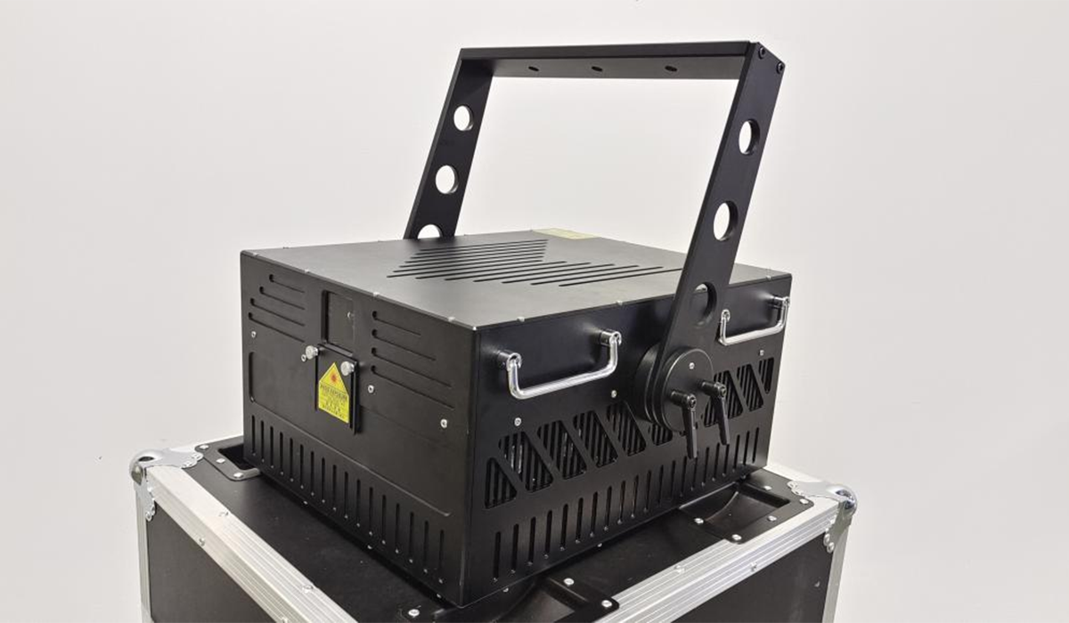 40W RGB Laser projector with Fiber Diodes and Round Beams (2)uhh