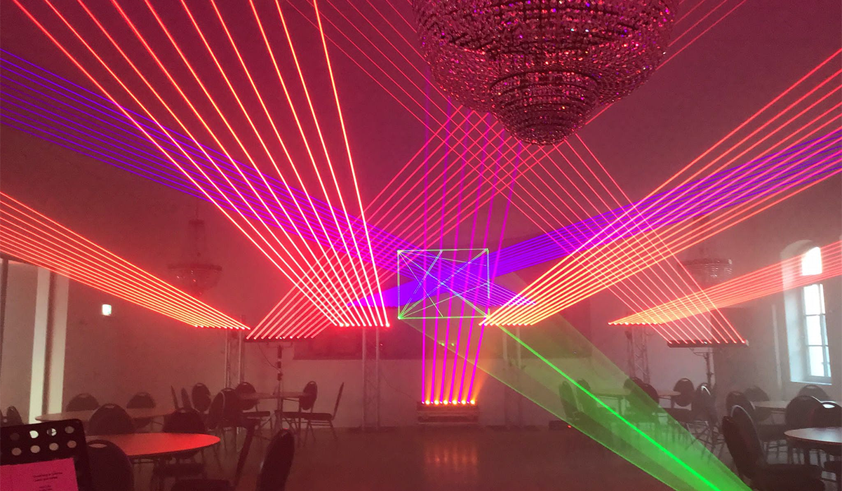 Red laser beam bar with Golden LEDS (3)cjc