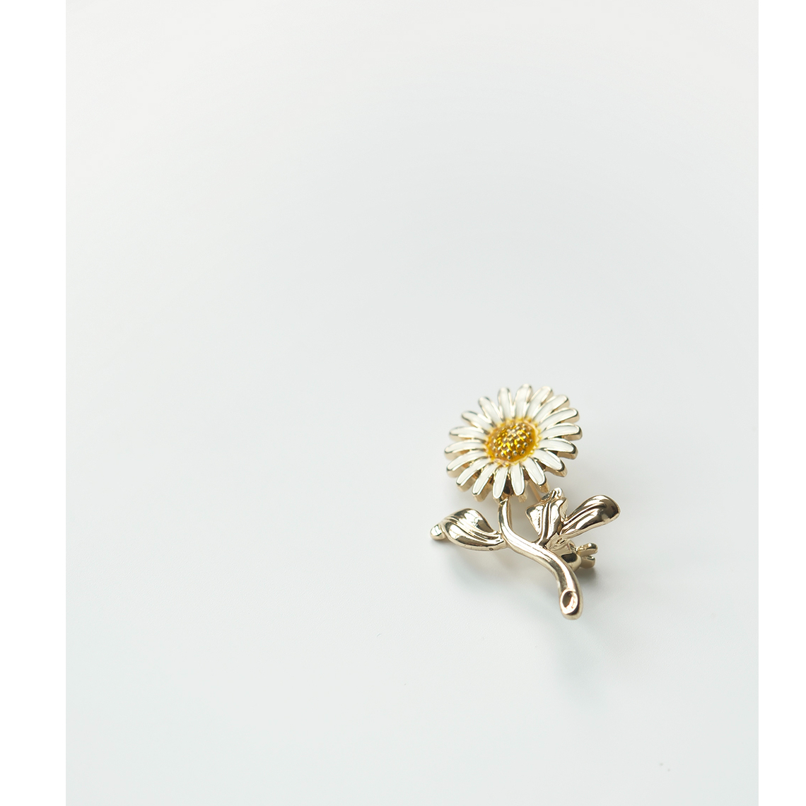 English Letter Brooch Lovely Metal Pin Schoolbag Decoration Clothing Accessories