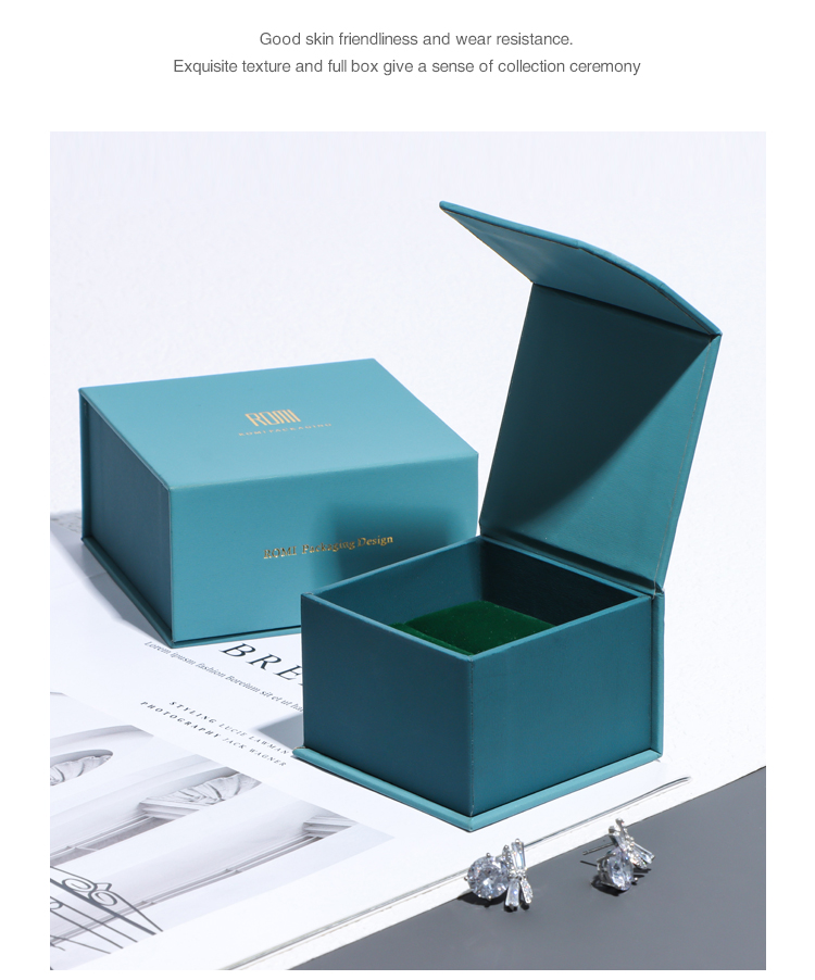 Details Page--_12 single necklace jewelry box