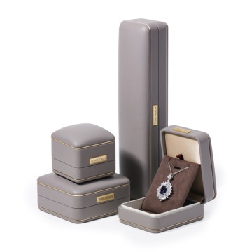 ROMI Personalised Jewelry Display And Packaging with logo