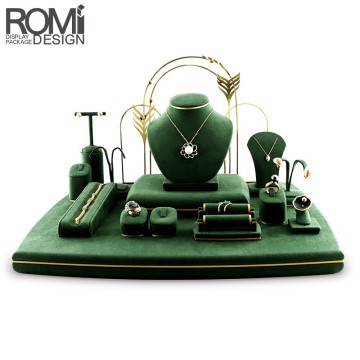 Brinco pendurado exclusivo da ROMI Boutique H...