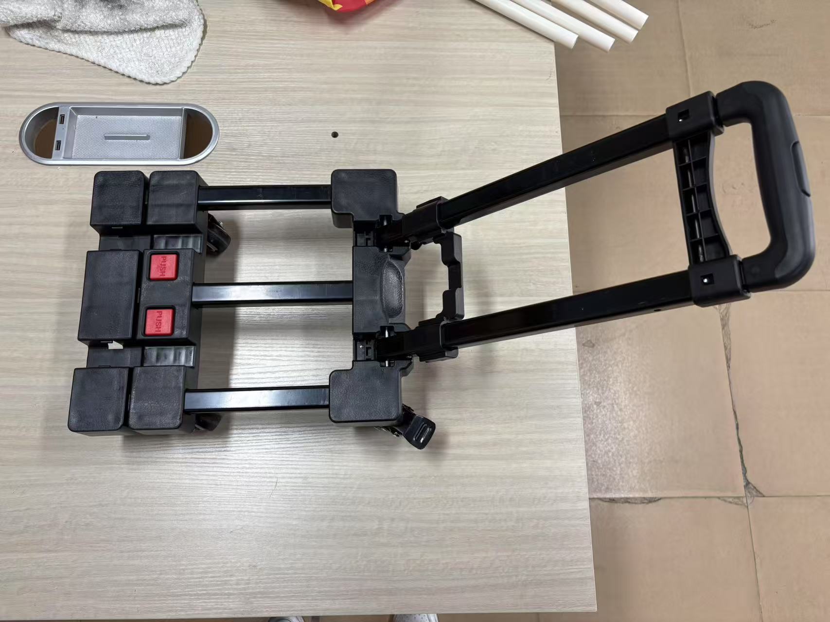 How Telescopic Trolley Handles for Toolboxes Improve Workplace Efficiency