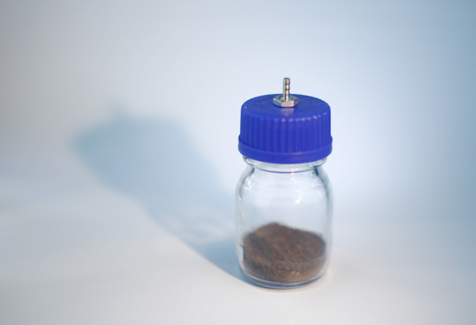 What is the difference between alloy powder and pre-alloyed powder?