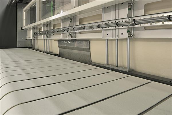 steam-heating-flexible-chest-ironer-6
