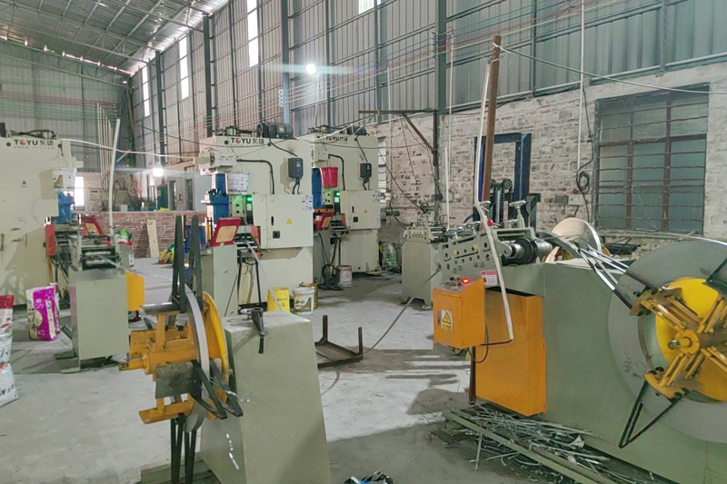 Steam-punching-machine