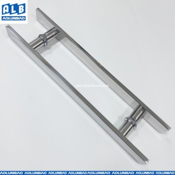 A High-Gloss Rectangular Stainless Steel Pull for Grand Entrances