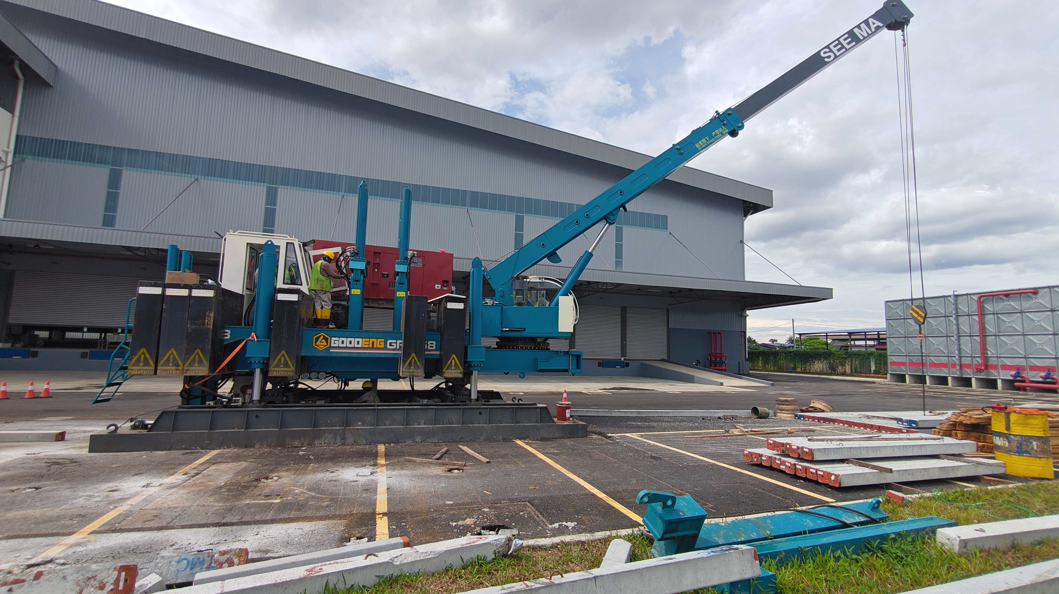 Goodeng GPY158 Hydraulic Static Pile Driver: A Model of Efficiency and Precision in Malaysia Factory Environmental Protection Equipment Pile Project