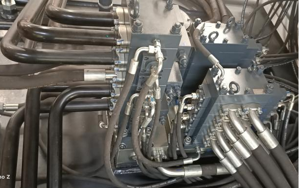 ହାଇଡ୍ରୋଲିକ୍-ପାଇଲ୍-ଡ୍ରାଇଭର୍(4)