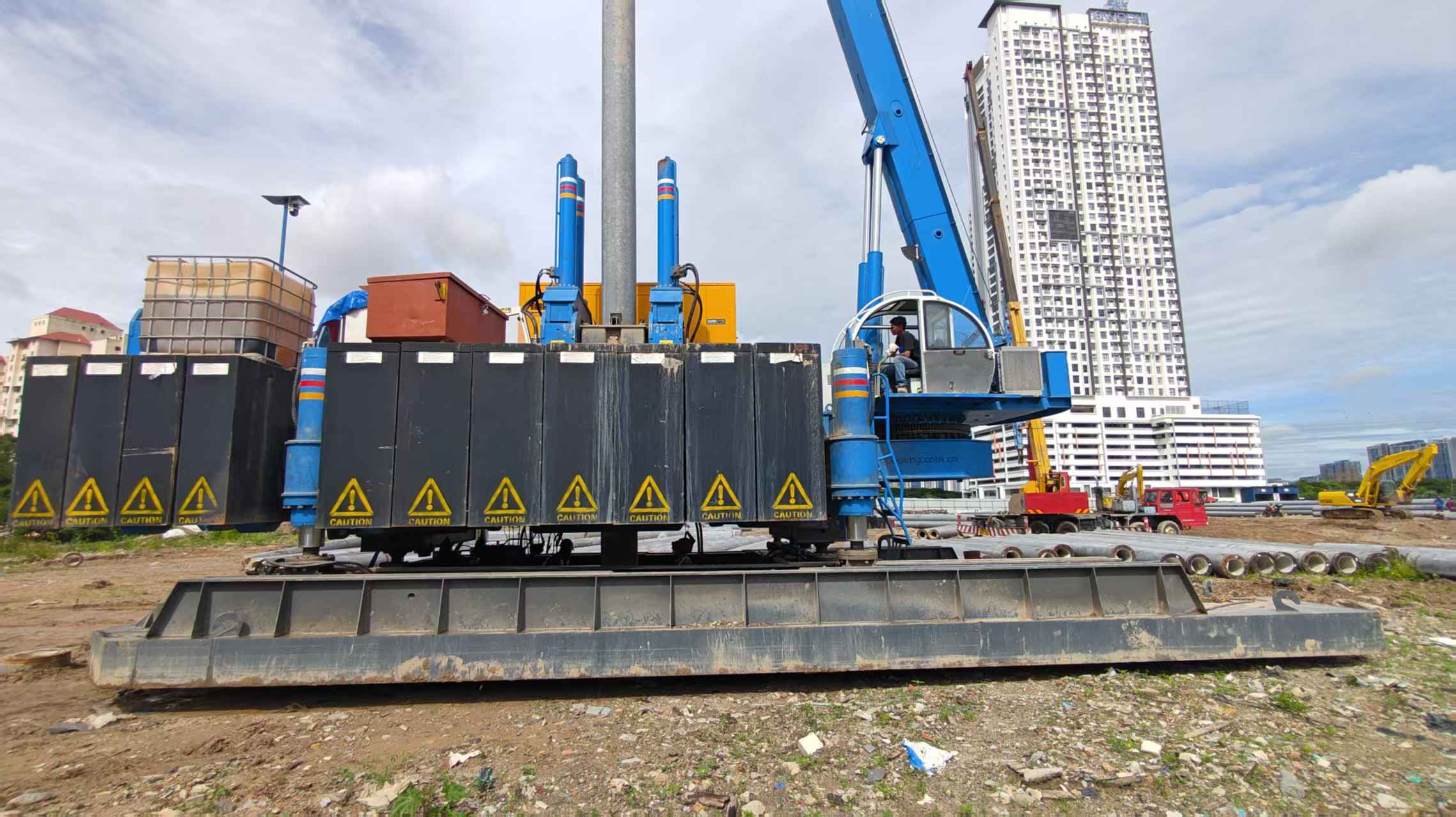 ଗୁଡେଙ୍ଗ GPY368 ପୂର୍ଣ୍ଣ-ହାଇଡ୍ରୋଲିକ୍ ଷ୍ଟାଟିକ୍ ପାଇଲ୍ ଡ୍ରାଇଭର ମାଲେସିଆର କ୍ୱାଲାଲମ୍ପୁରରେ ପ୍ରାଥମିକ ବିଦ୍ୟାଳୟ ନିର୍ମାଣକୁ ବୃଦ୍ଧି କରିଛନ୍ତି, ଶିକ୍ଷାଗତ ଭିତ୍ତିଭୂମିର ମୂଳଦୁଆକୁ ଦକ୍ଷତାର ସହିତ ସୁଦୃଢ଼ ​​କରିଛନ୍ତି।