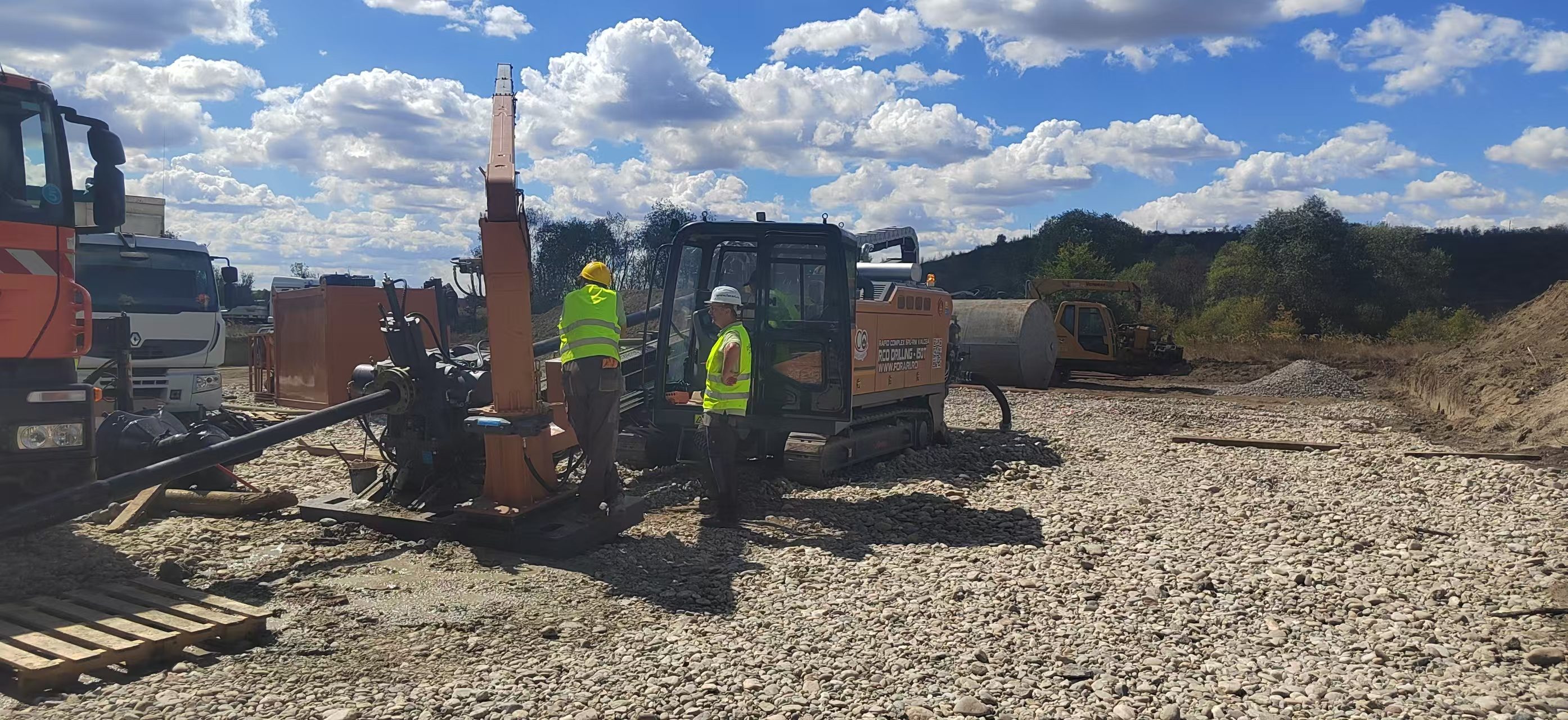 Goodeng Machinery GS1000-L horizontal directional drilling rig at the Romanian construction site
