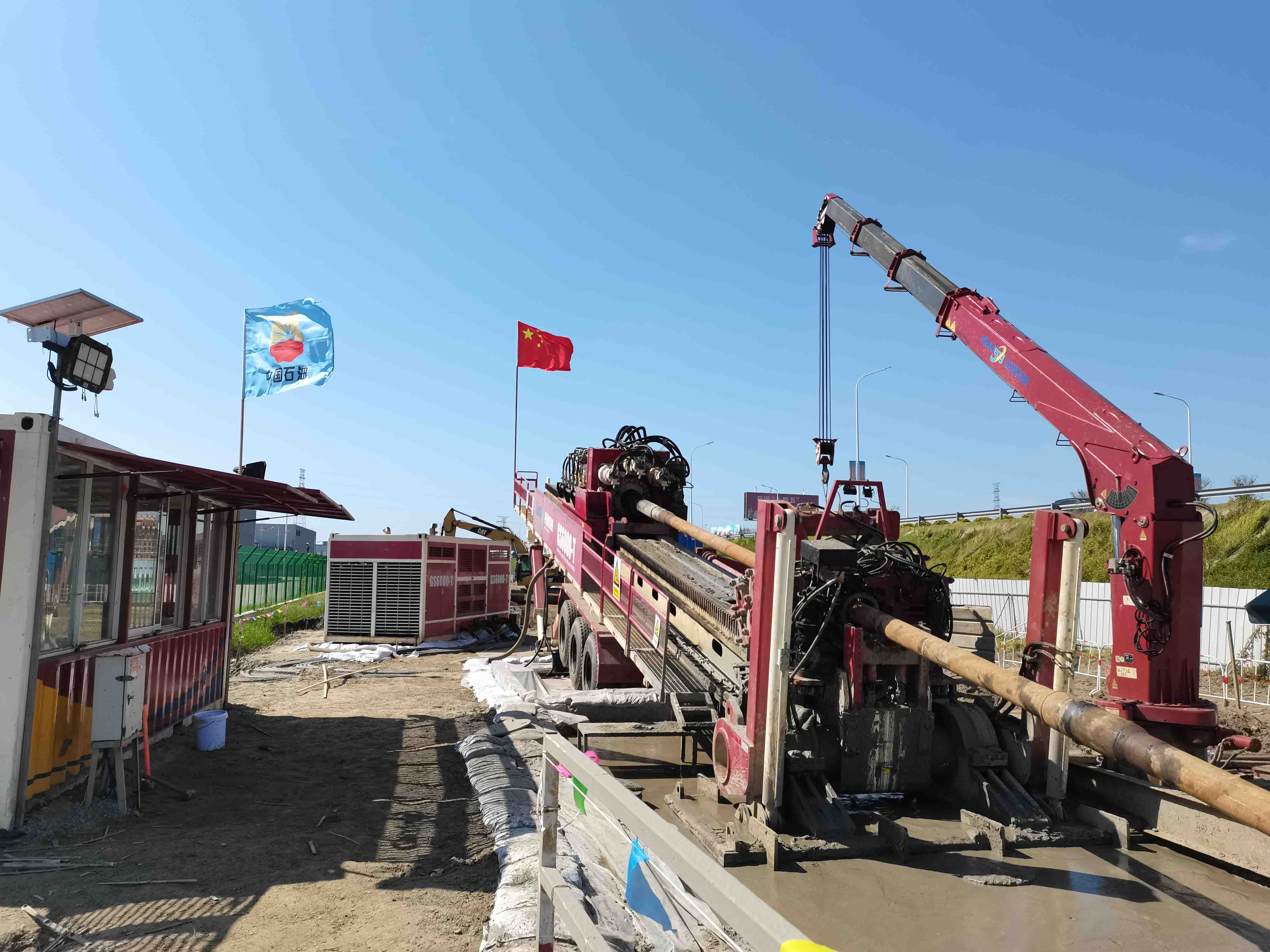 Capable of directional drilling through gravel, soil and rock formations.