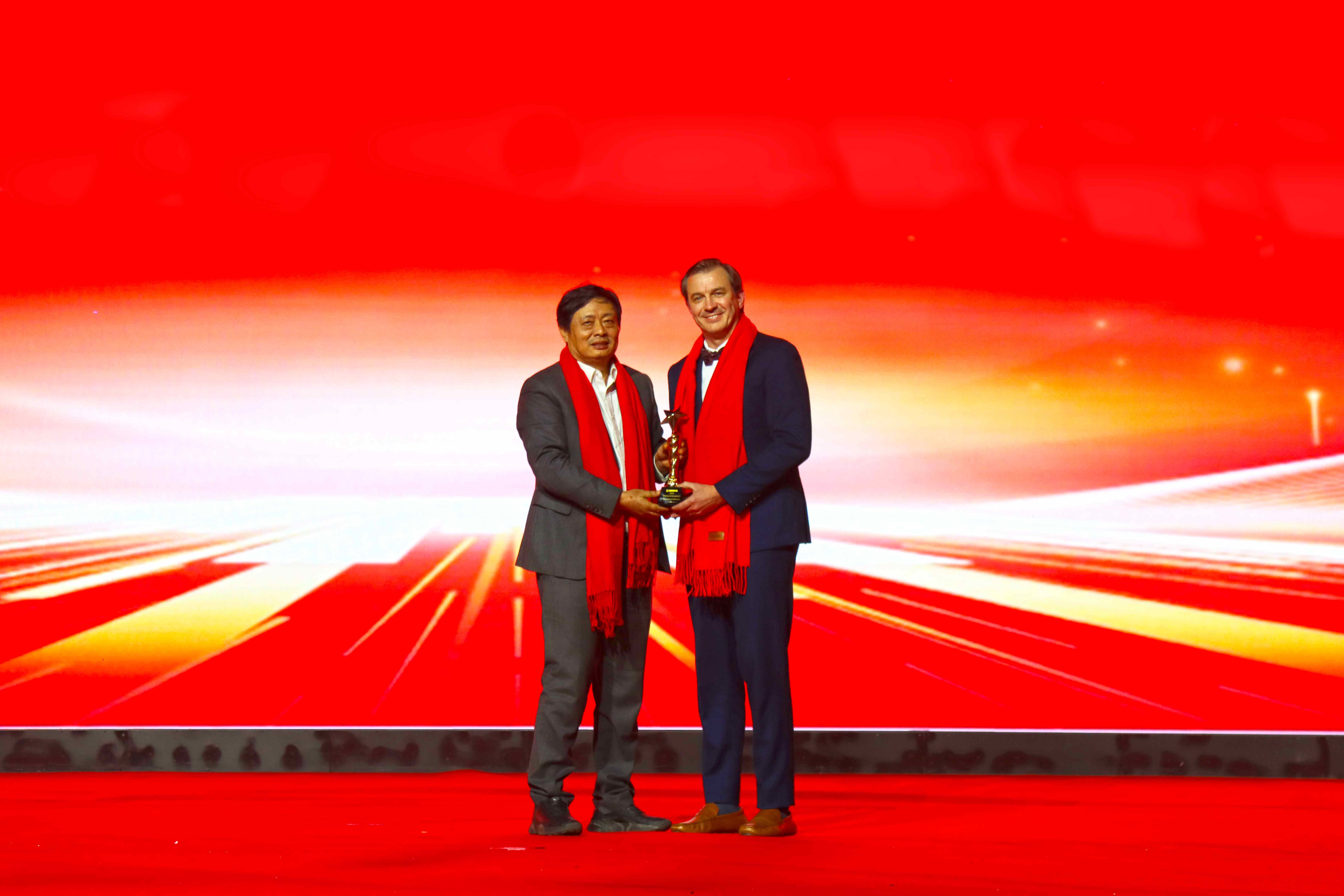 Technology Drives New Breakthroughs, Global Service Wins the Future Goodeng Machine's 2026 Spring Festival Annual Meeting Concludes Successfully (11)
