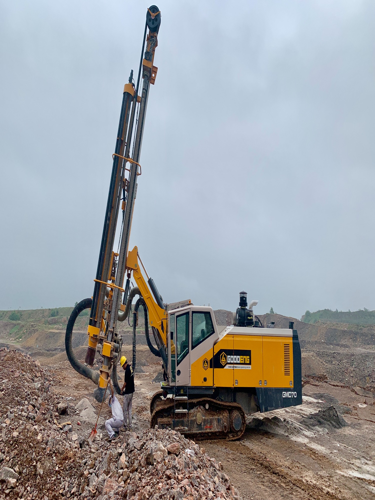 down the hole drilling equipment
