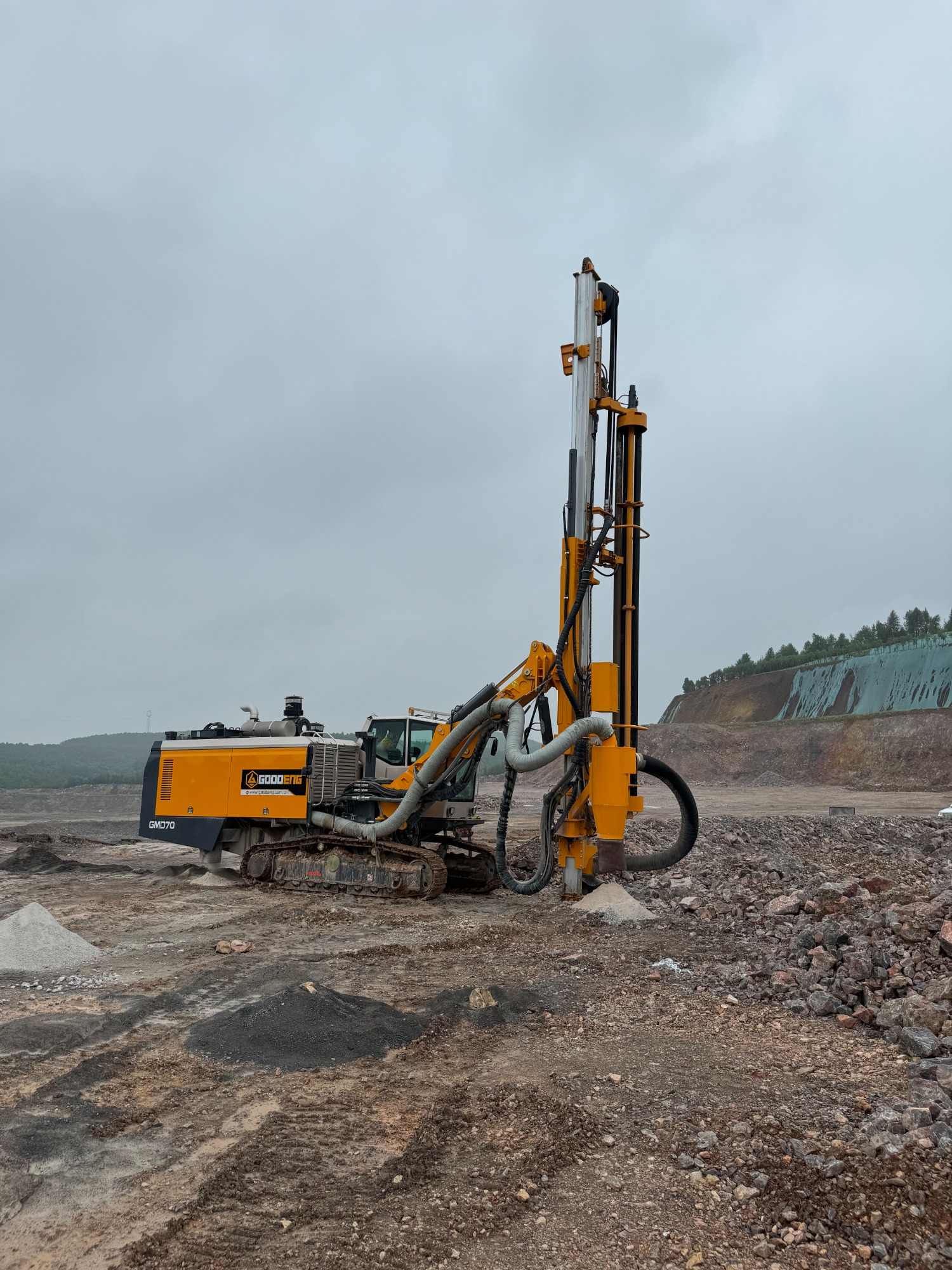 surface drilling machine