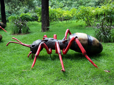 Giant-animatronic-ants-in-the-parki29