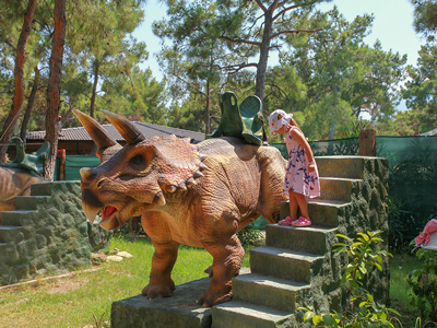 Dino-Parkoyb
