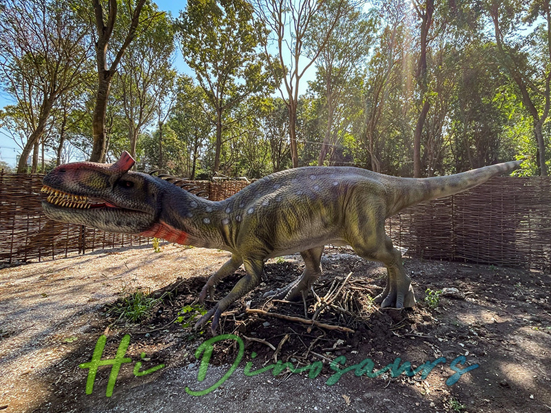 animatronic Cryolophosaurus