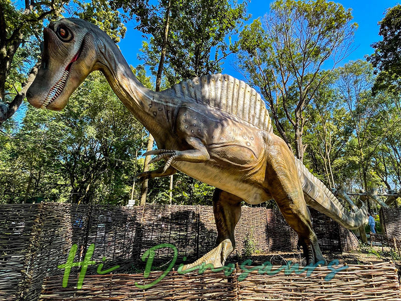 animatronic Spinosaurus