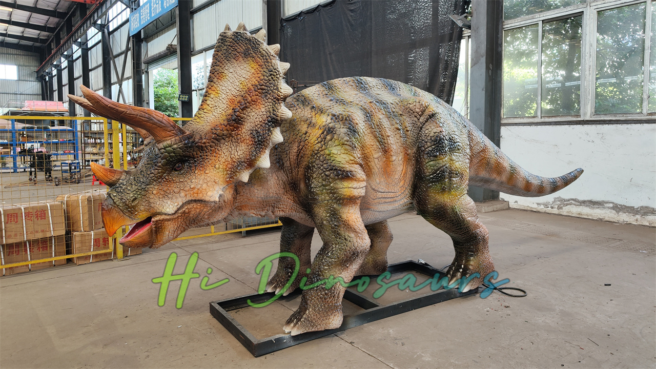 animatronic Triceratops