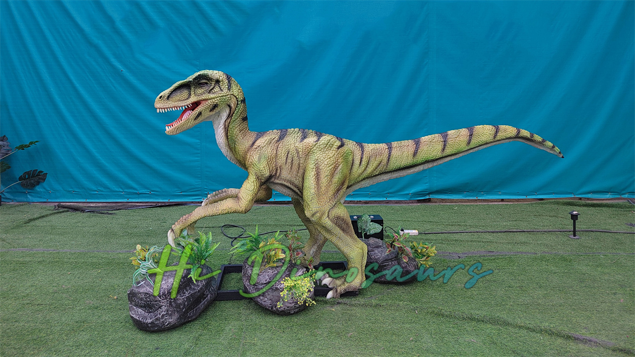 animatronic Velociraptor