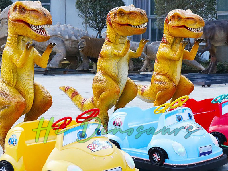 carrinhos de choque em forma de dinossauro