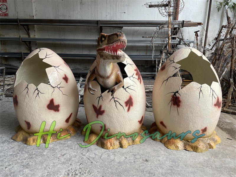 ovos de dinossauro realistas